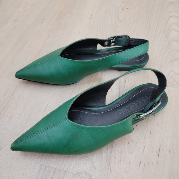 Flats - Picture 2 of 4